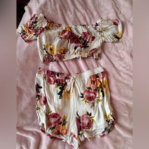 Kendall & Kylie Floral Short and Crop Top Set